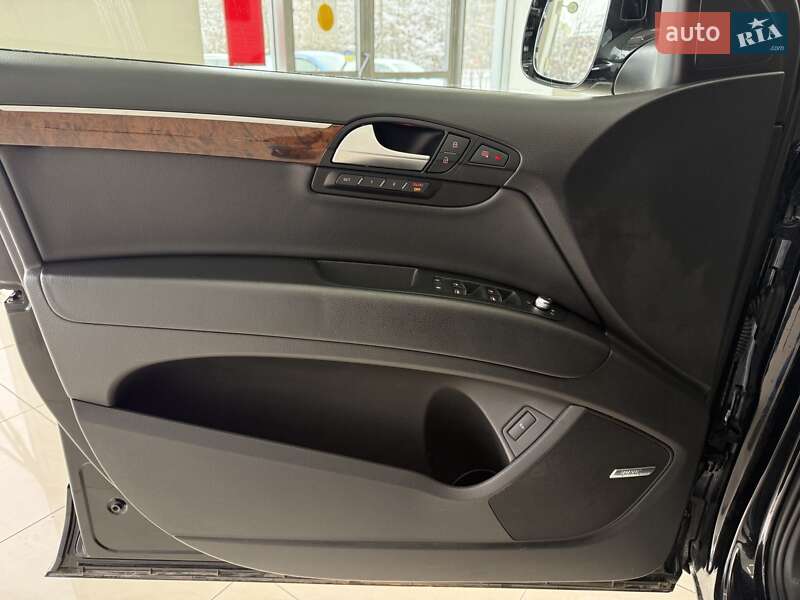 Внедорожник / Кроссовер Audi Q7 2013 в Черновцах