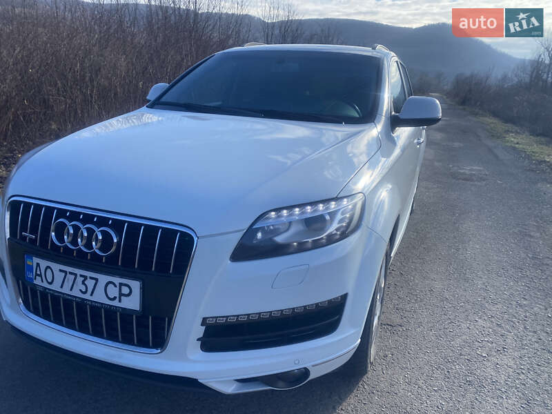 Позашляховик / Кросовер Audi Q7 2015 в Мукачевому
