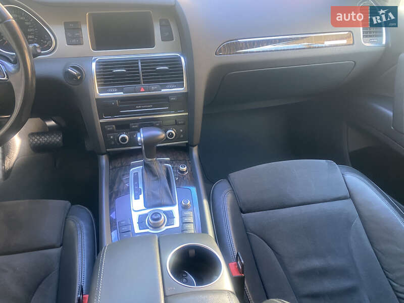 Позашляховик / Кросовер Audi Q7 2015 в Мукачевому