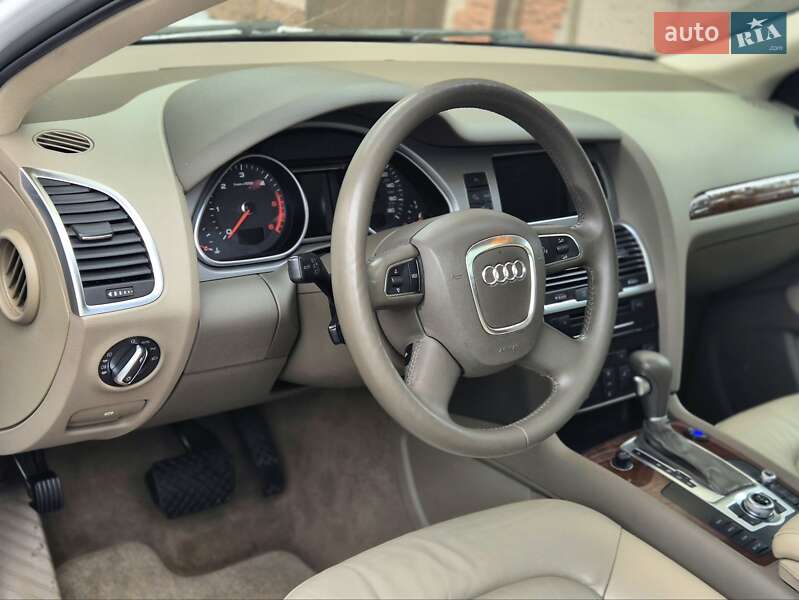 Внедорожник / Кроссовер Audi Q7 2010 в Запорожье