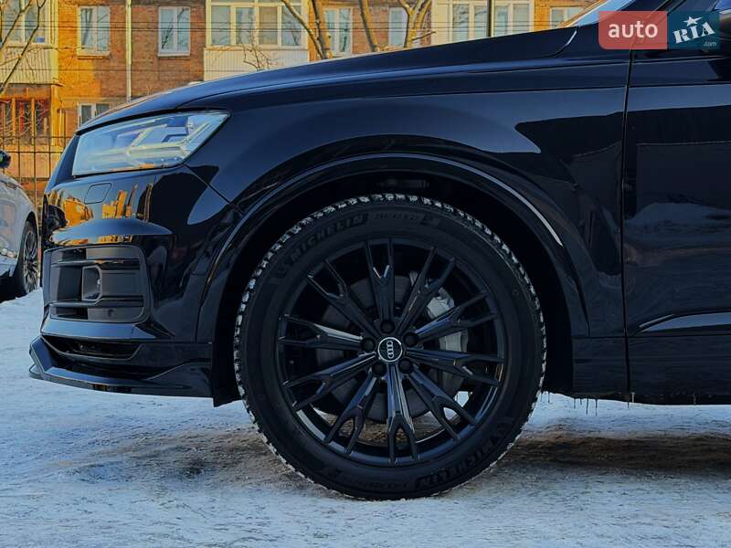 Внедорожник / Кроссовер Audi Q7 2018 в Киеве