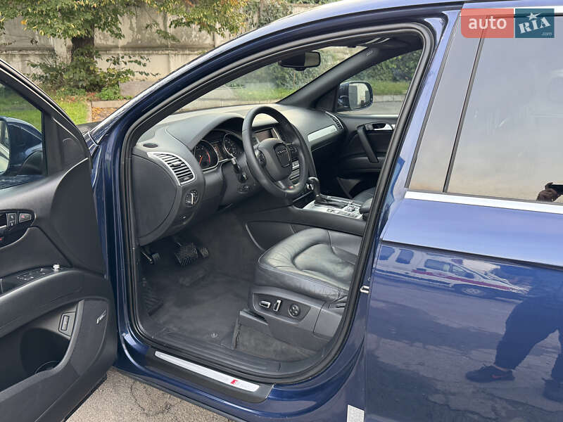 Позашляховик / Кросовер Audi Q7 2010 в Рівному