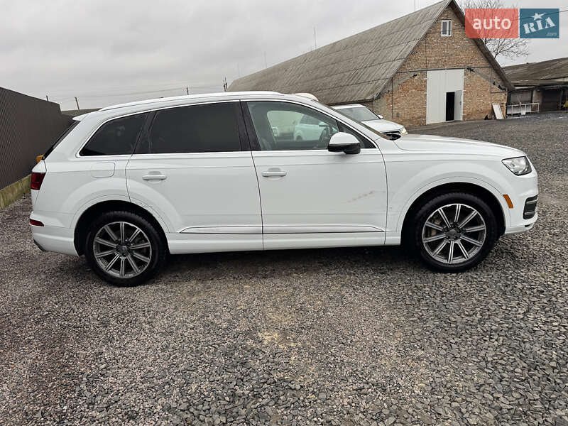 Внедорожник / Кроссовер Audi Q7 2016 в Луцке
