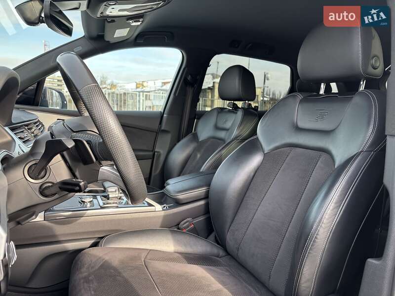 Внедорожник / Кроссовер Audi Q7 2019 в Киеве