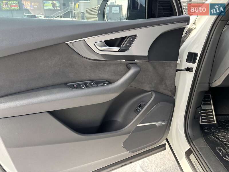 Внедорожник / Кроссовер Audi Q7 2019 в Киеве