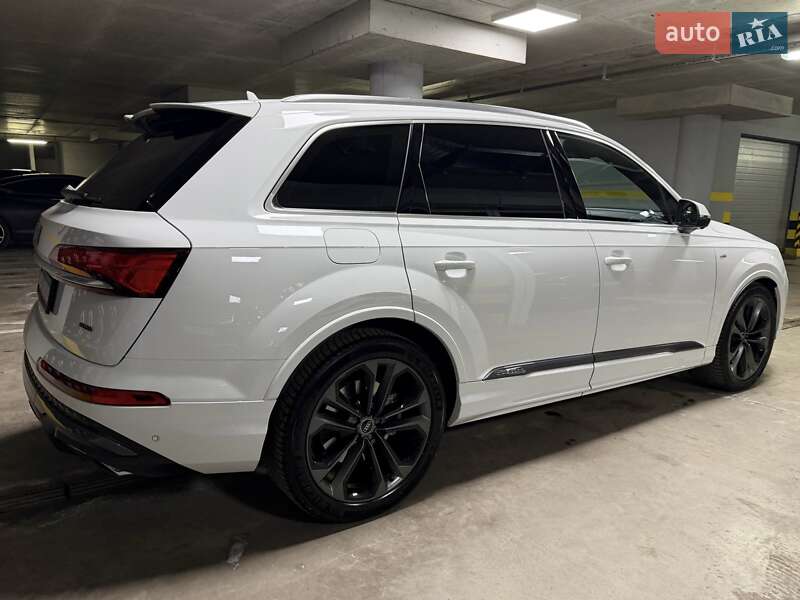 Позашляховик / Кросовер Audi Q7 2025 в Києві