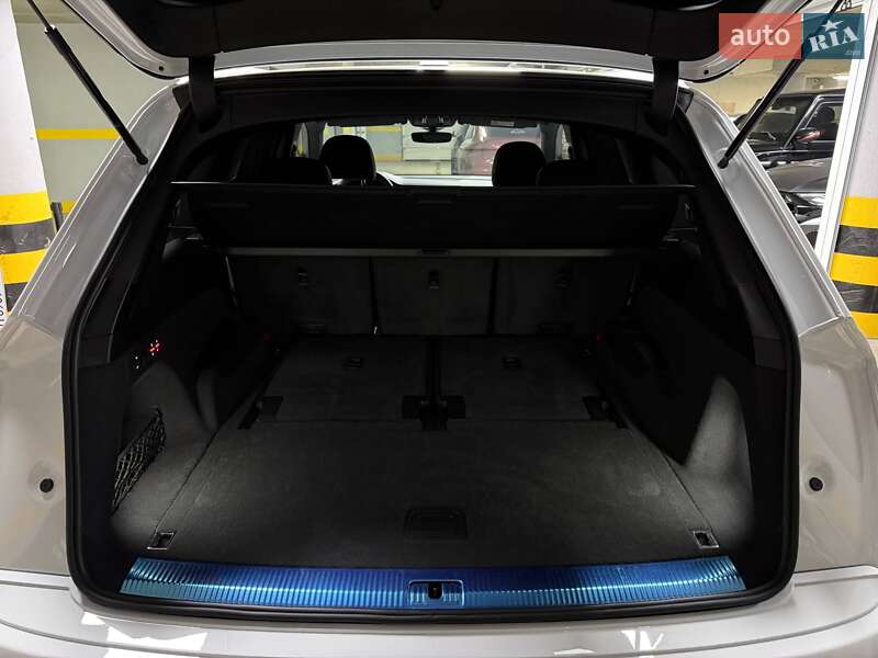 Позашляховик / Кросовер Audi Q7 2025 в Києві
