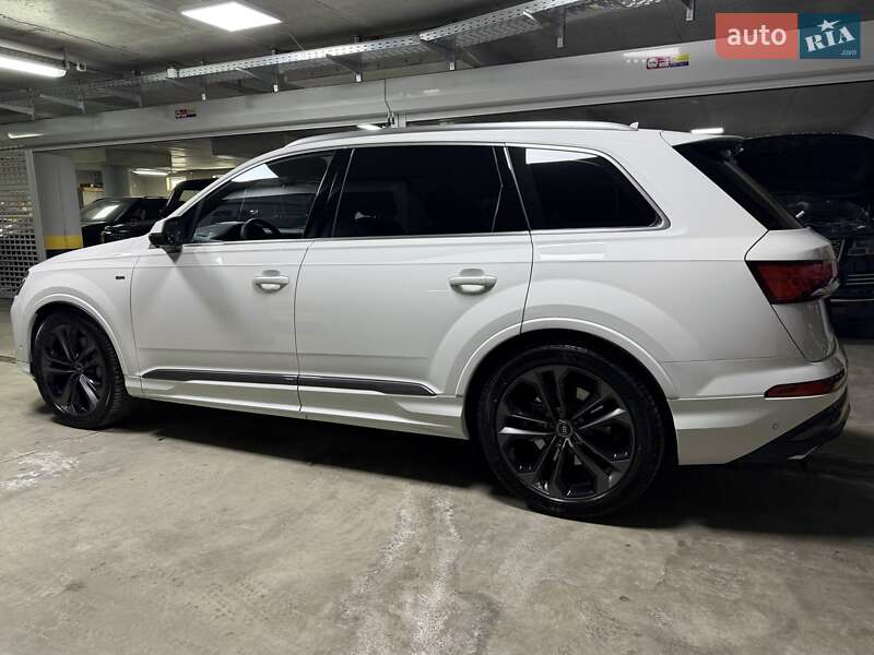 Позашляховик / Кросовер Audi Q7 2025 в Києві