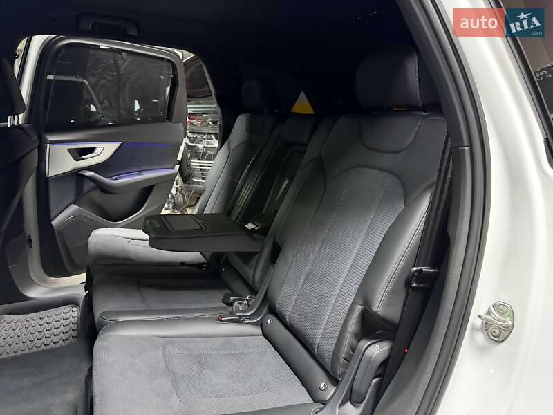 Позашляховик / Кросовер Audi Q7 2025 в Києві