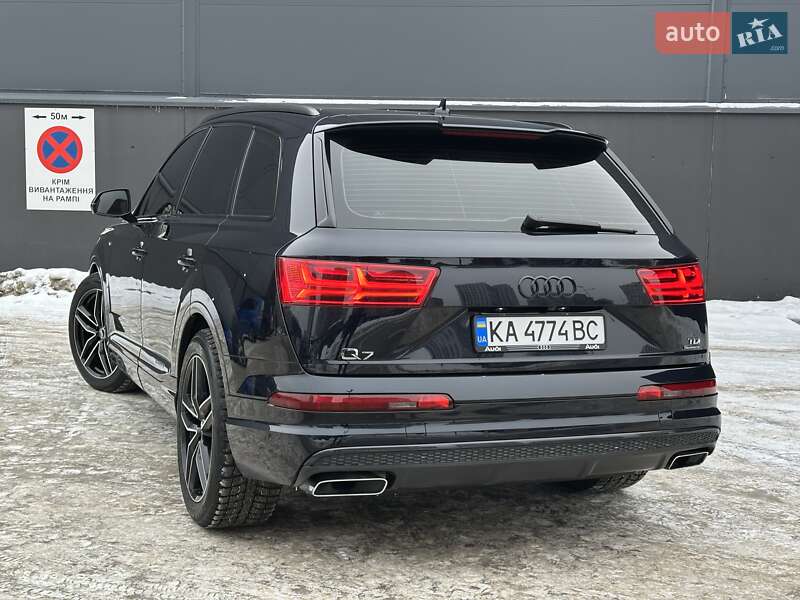 Внедорожник / Кроссовер Audi Q7 2017 в Киеве