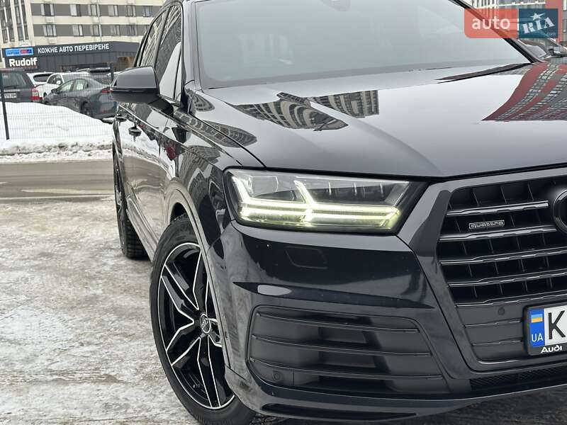 Внедорожник / Кроссовер Audi Q7 2017 в Киеве