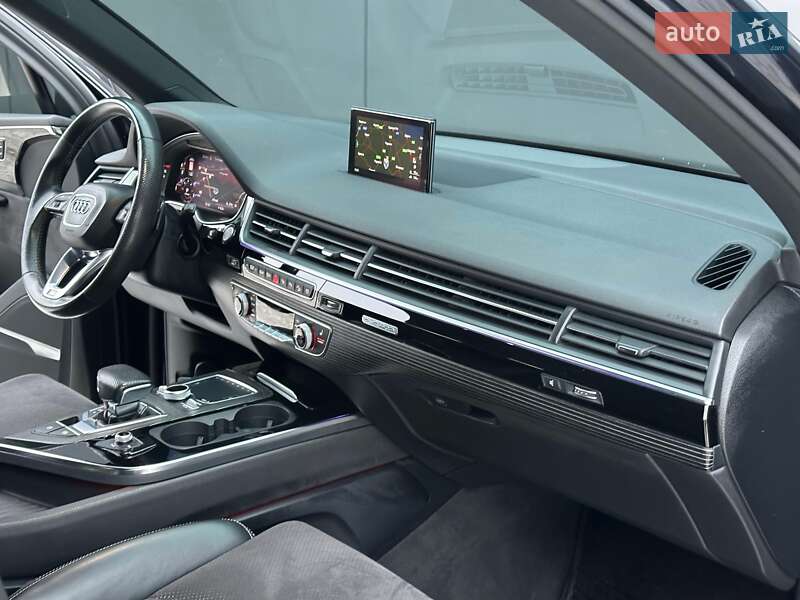 Внедорожник / Кроссовер Audi Q7 2017 в Киеве