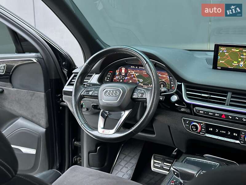 Внедорожник / Кроссовер Audi Q7 2017 в Киеве