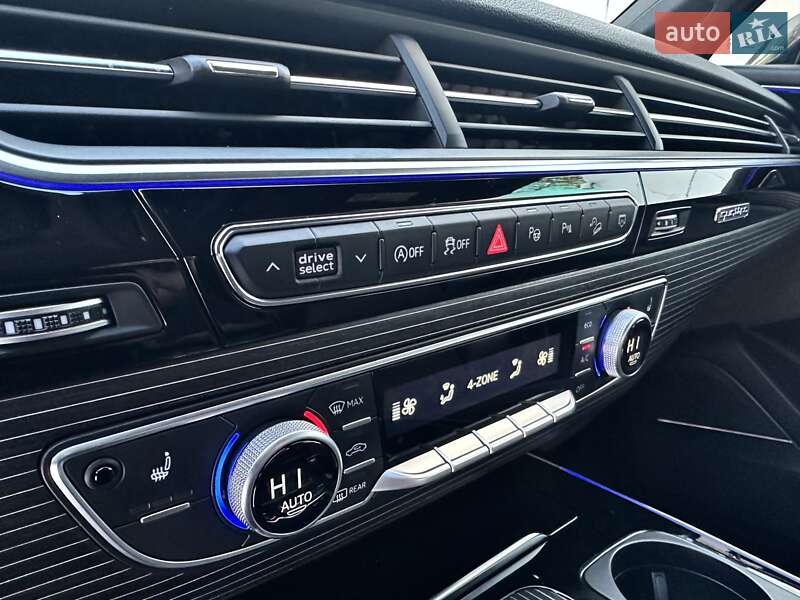 Внедорожник / Кроссовер Audi Q7 2017 в Киеве