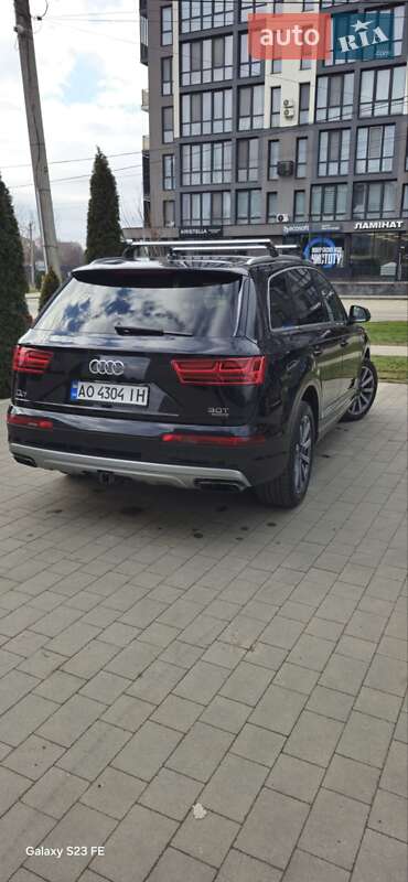 Позашляховик / Кросовер Audi Q7 2017 в Ужгороді