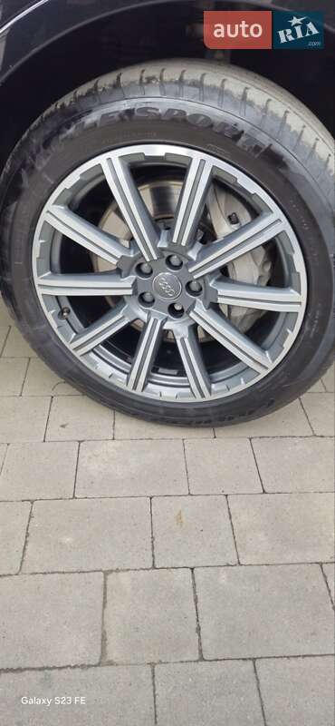 Позашляховик / Кросовер Audi Q7 2017 в Ужгороді