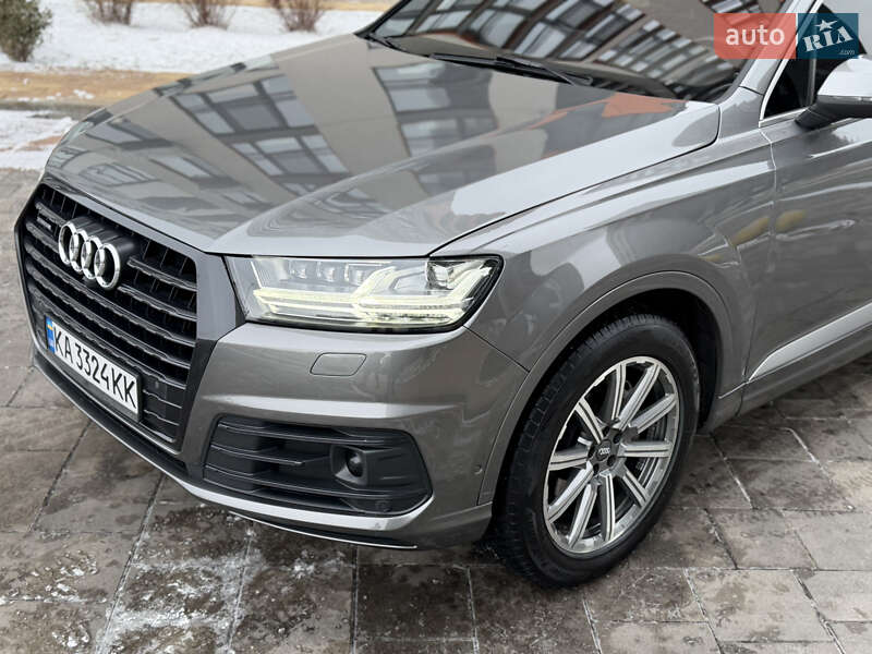 Внедорожник / Кроссовер Audi Q7 2016 в Киеве