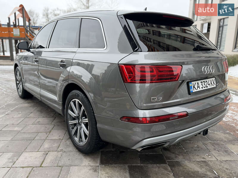Внедорожник / Кроссовер Audi Q7 2016 в Киеве