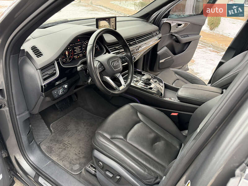 Внедорожник / Кроссовер Audi Q7 2016 в Киеве