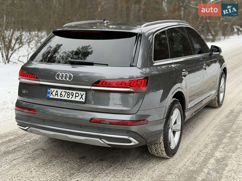 Позашляховик / Кросовер Audi Q7 2020 в Києві