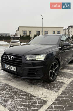 Внедорожник / Кроссовер Audi Q7 2018 в Ровно