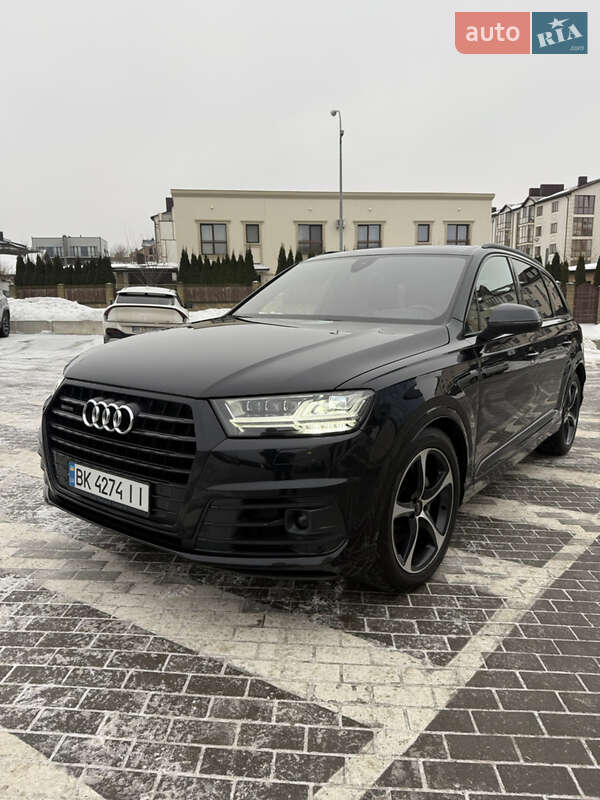 Позашляховик / Кросовер Audi Q7 2018 в Рівному