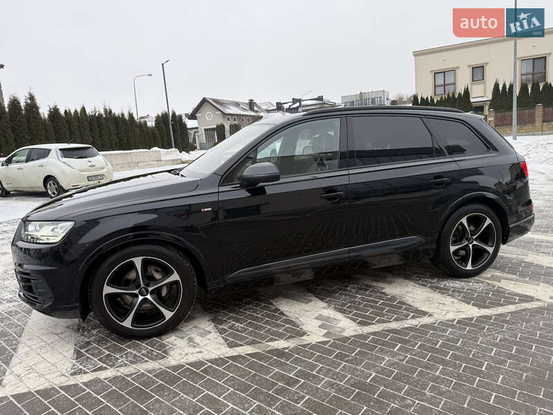 Позашляховик / Кросовер Audi Q7 2018 в Рівному