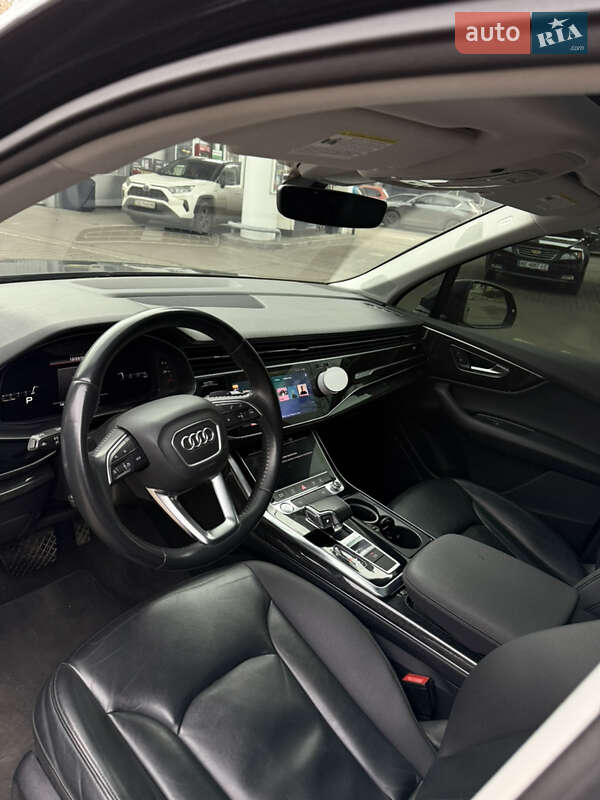 Внедорожник / Кроссовер Audi Q7 2019 в Днепре