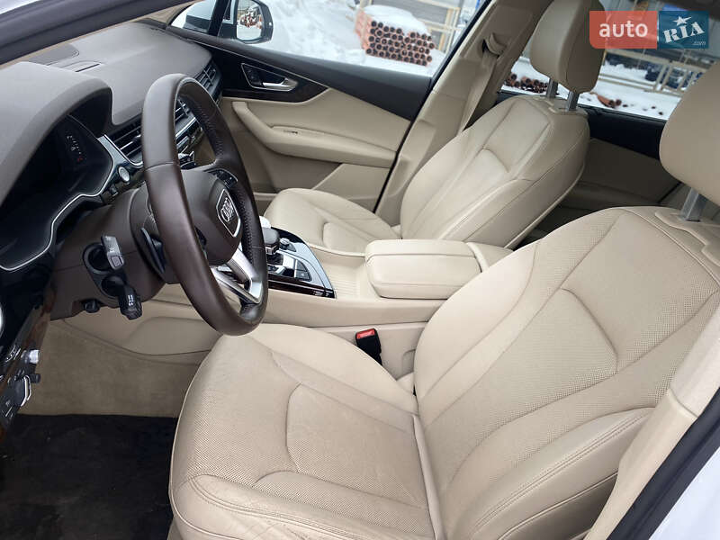 Внедорожник / Кроссовер Audi Q7 2017 в Луцке
