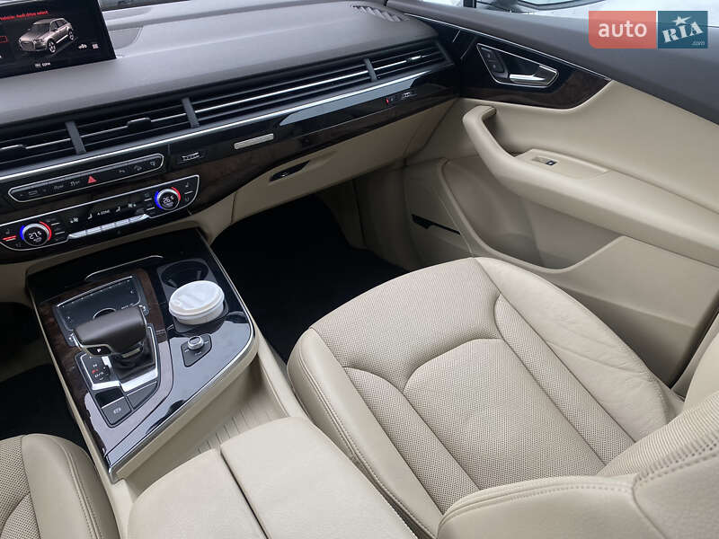Внедорожник / Кроссовер Audi Q7 2017 в Луцке