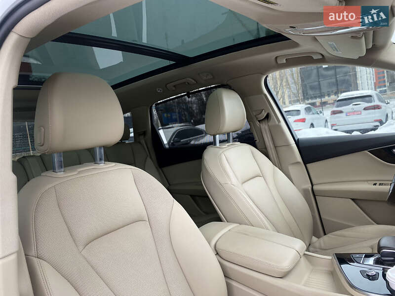 Внедорожник / Кроссовер Audi Q7 2017 в Луцке
