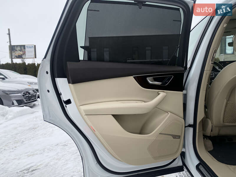 Внедорожник / Кроссовер Audi Q7 2017 в Луцке