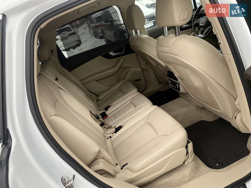 Внедорожник / Кроссовер Audi Q7 2017 в Луцке