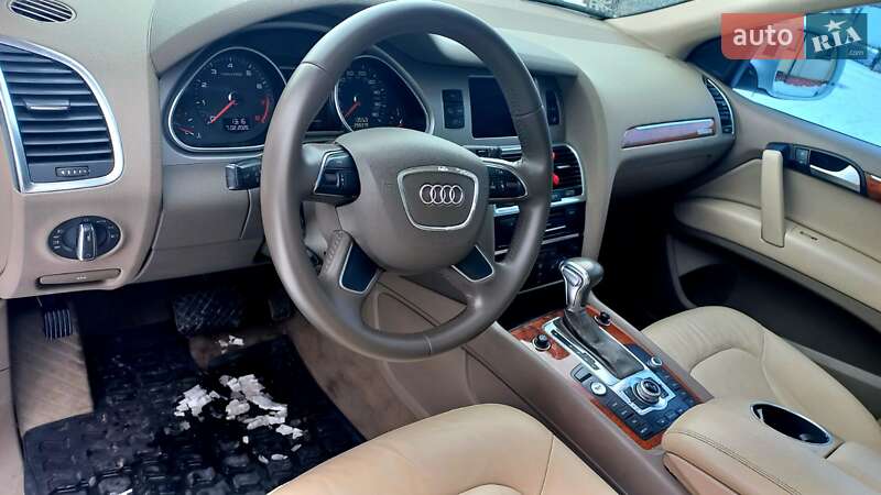 Позашляховик / Кросовер Audi Q7 2014 в Рівному