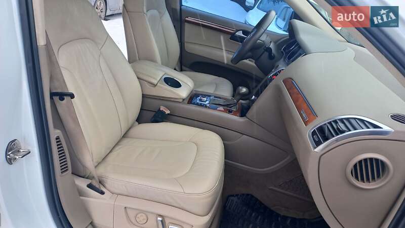 Позашляховик / Кросовер Audi Q7 2014 в Рівному