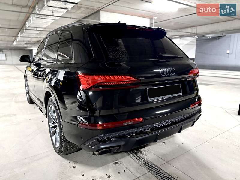 Внедорожник / Кроссовер Audi Q7 2025 в Днепре