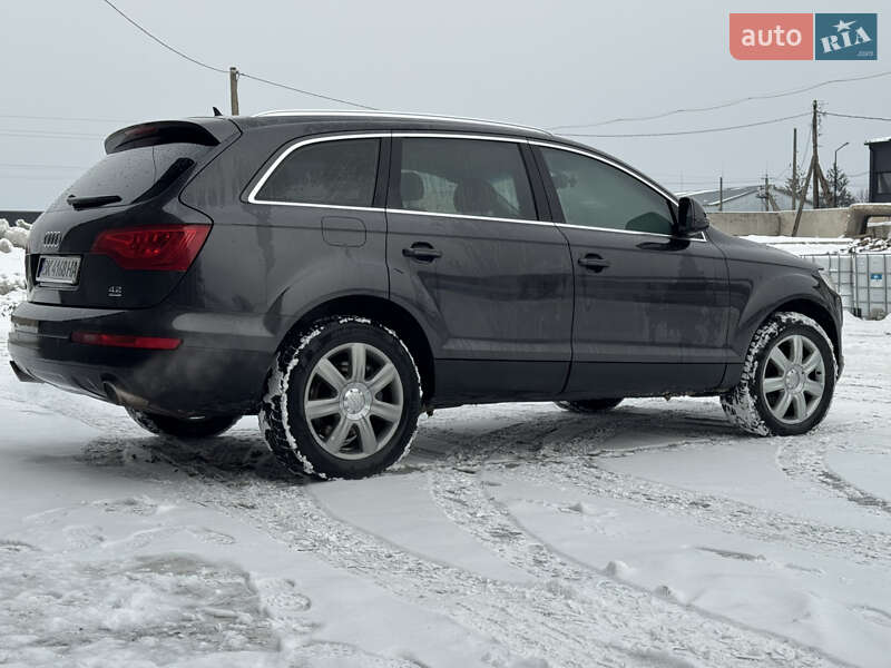 Позашляховик / Кросовер Audi Q7 2006 в Сарнах