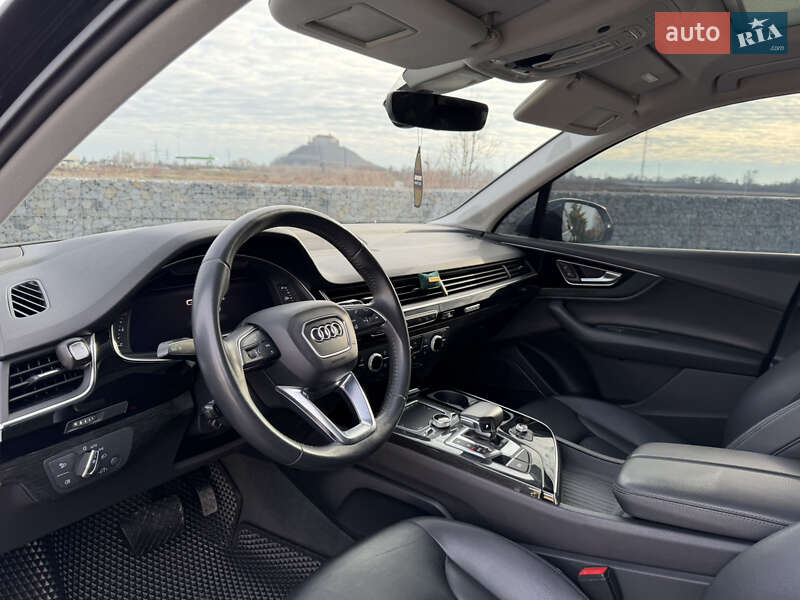 Внедорожник / Кроссовер Audi Q7 2019 в Мукачево