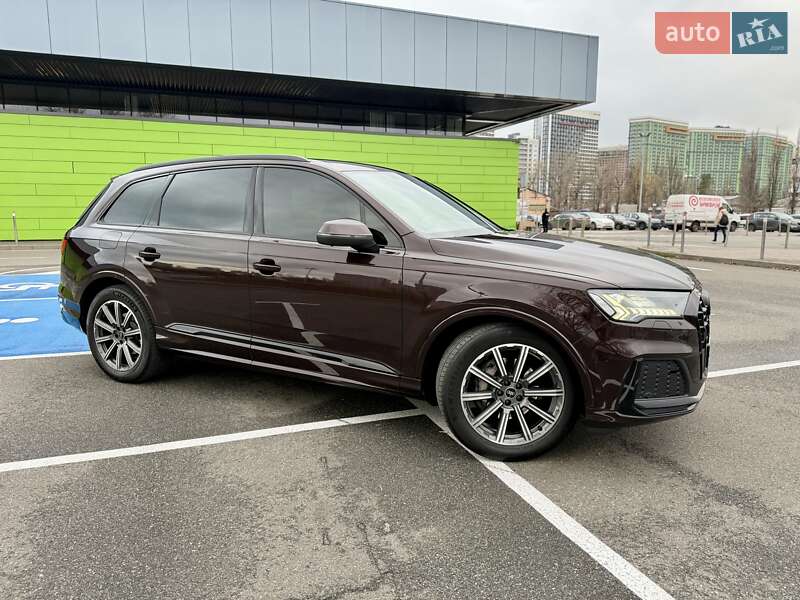 Позашляховик / Кросовер Audi Q7 2022 в Києві фото 12 Позашляховик / Кросовер Audi Q7 2022 в Києві