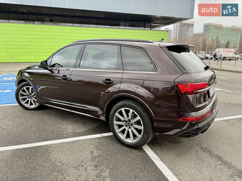 Позашляховик / Кросовер Audi Q7 2022 в Києві фото 24 Позашляховик / Кросовер Audi Q7 2022 в Києві
