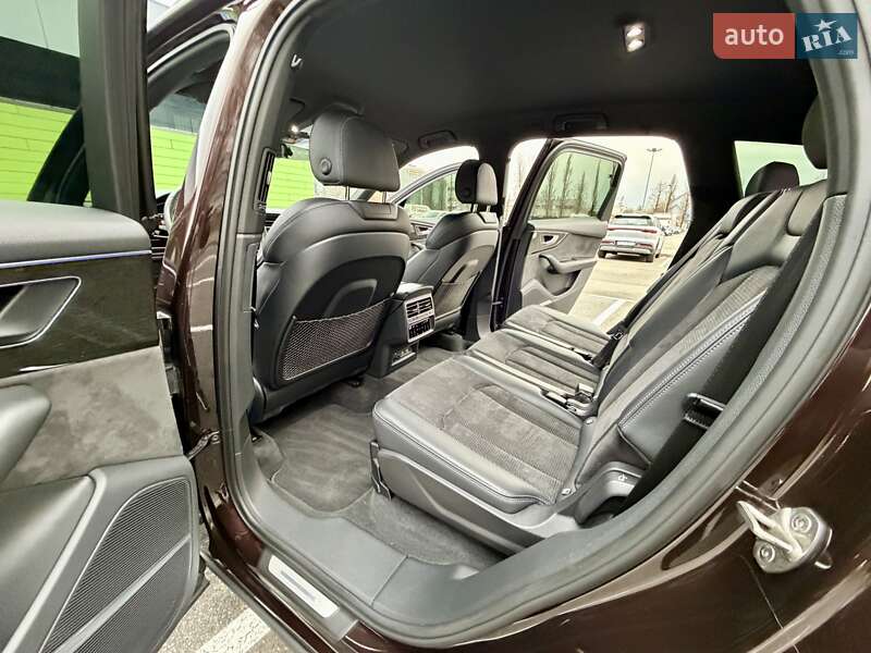 Позашляховик / Кросовер Audi Q7 2022 в Києві фото 39 Позашляховик / Кросовер Audi Q7 2022 в Києві