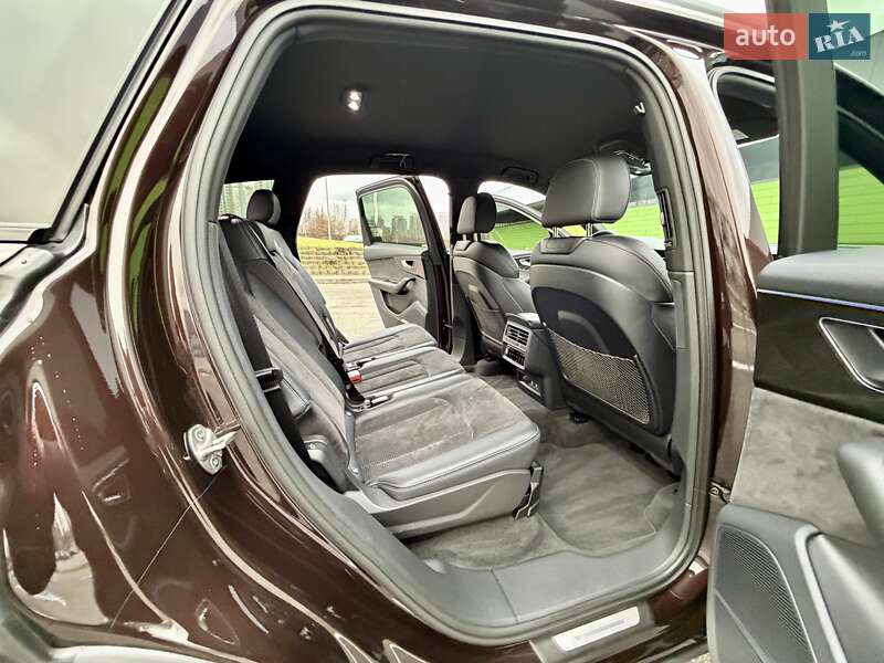 Позашляховик / Кросовер Audi Q7 2022 в Києві фото 42 Позашляховик / Кросовер Audi Q7 2022 в Києві