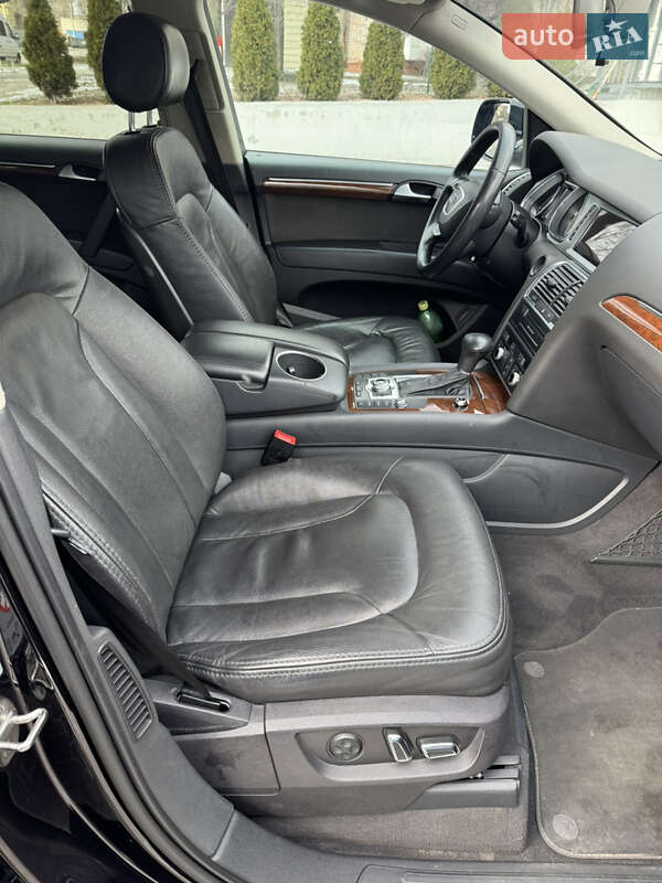 Позашляховик / Кросовер Audi Q7 2013 в Запоріжжі