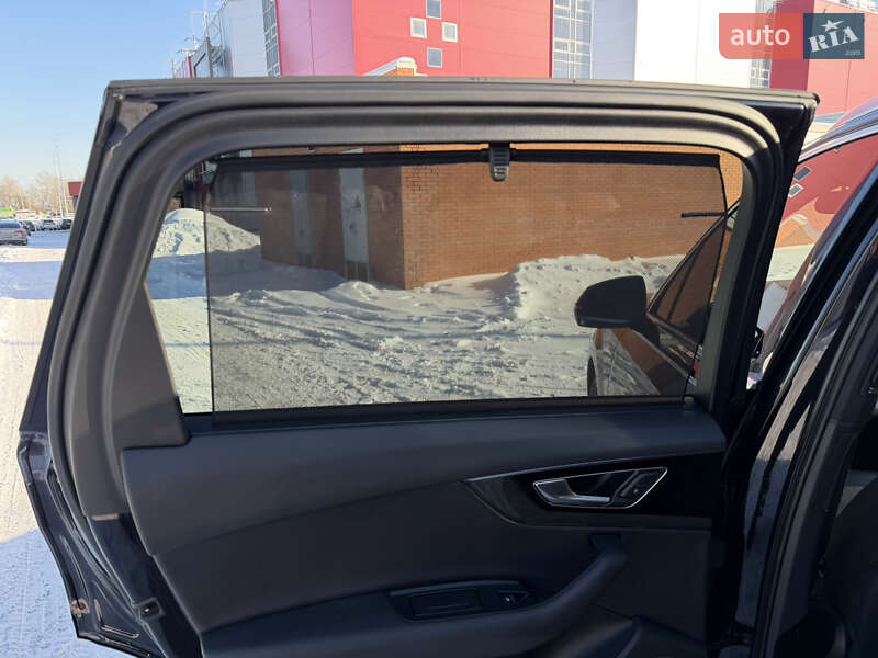 Позашляховик / Кросовер Audi Q7 2017 в Києві фото 24 Позашляховик / Кросовер Audi Q7 2017 в Києві