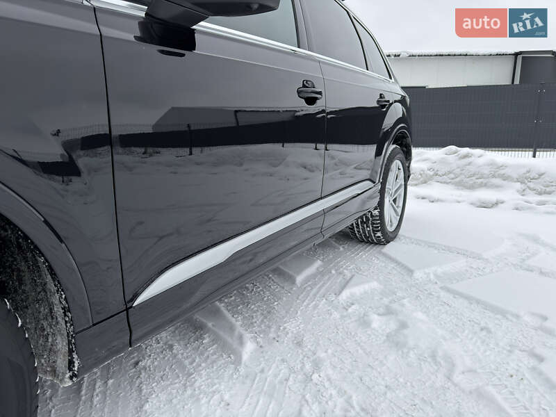 Позашляховик / Кросовер Audi Q7 2020 в Івано-Франківську