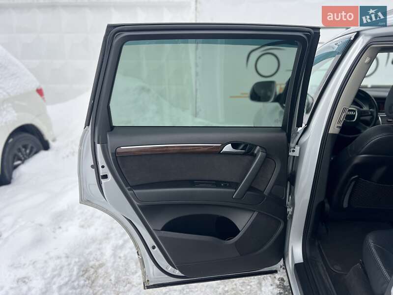 Позашляховик / Кросовер Audi Q7 2010 в Києві фото 33 Позашляховик / Кросовер Audi Q7 2010 в Києві