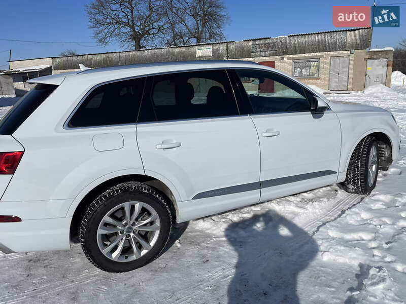 Внедорожник / Кроссовер Audi Q7 2018 в Гайсине