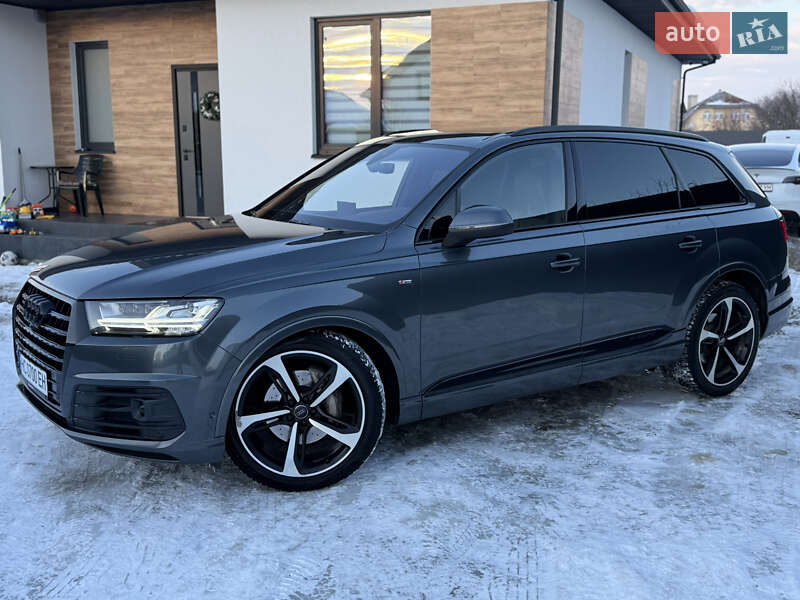 Внедорожник / Кроссовер Audi Q7 2016 в Стрые