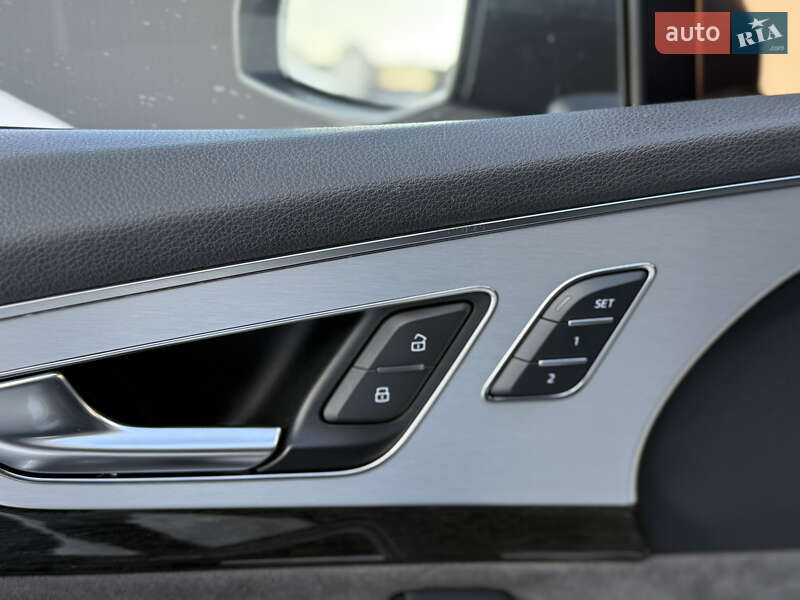 Внедорожник / Кроссовер Audi Q7 2016 в Стрые