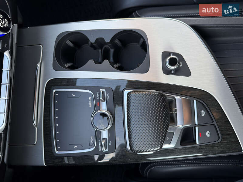 Внедорожник / Кроссовер Audi Q7 2016 в Стрые